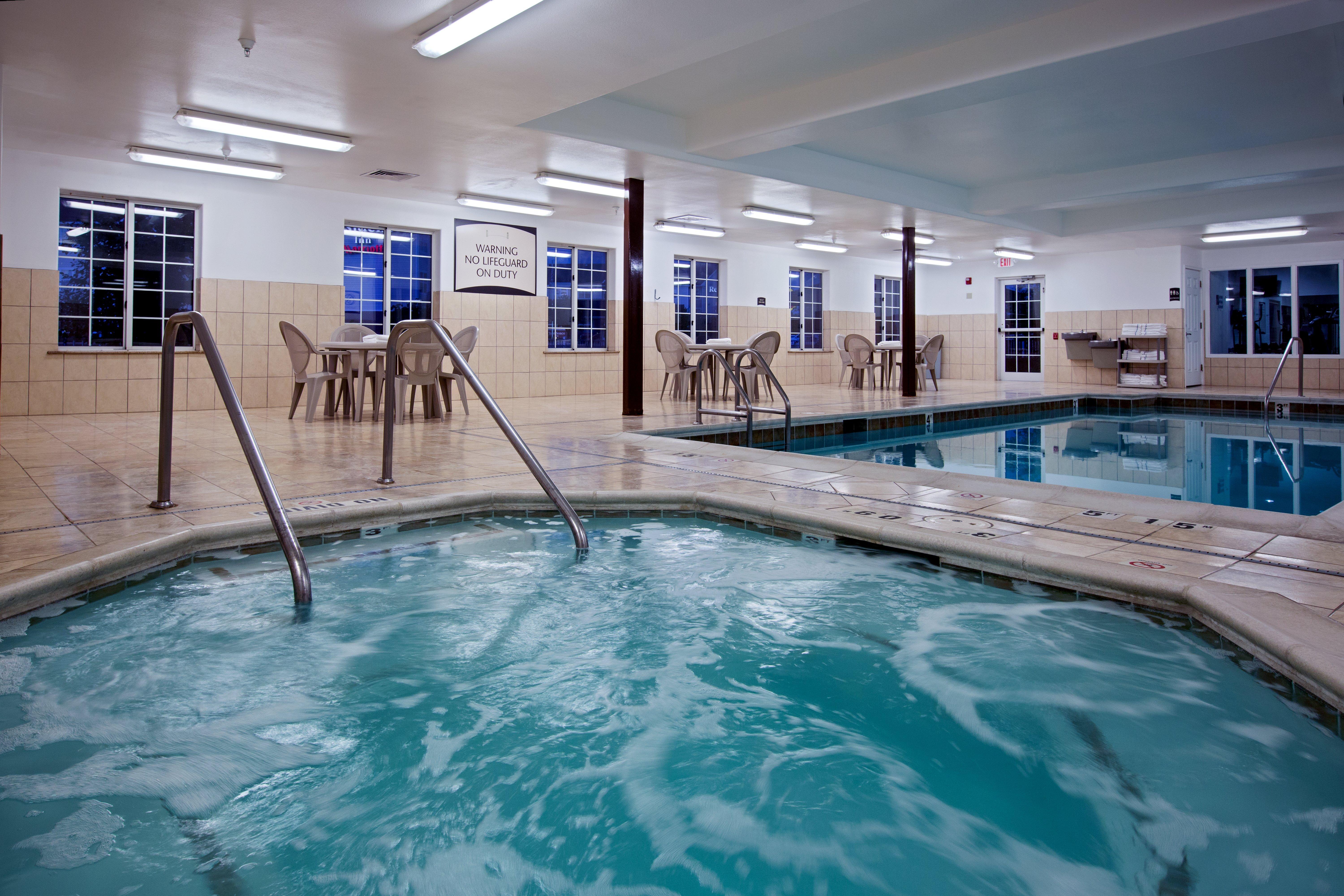 Staybridge Suites Rockford By Ihg Екстер'єр фото