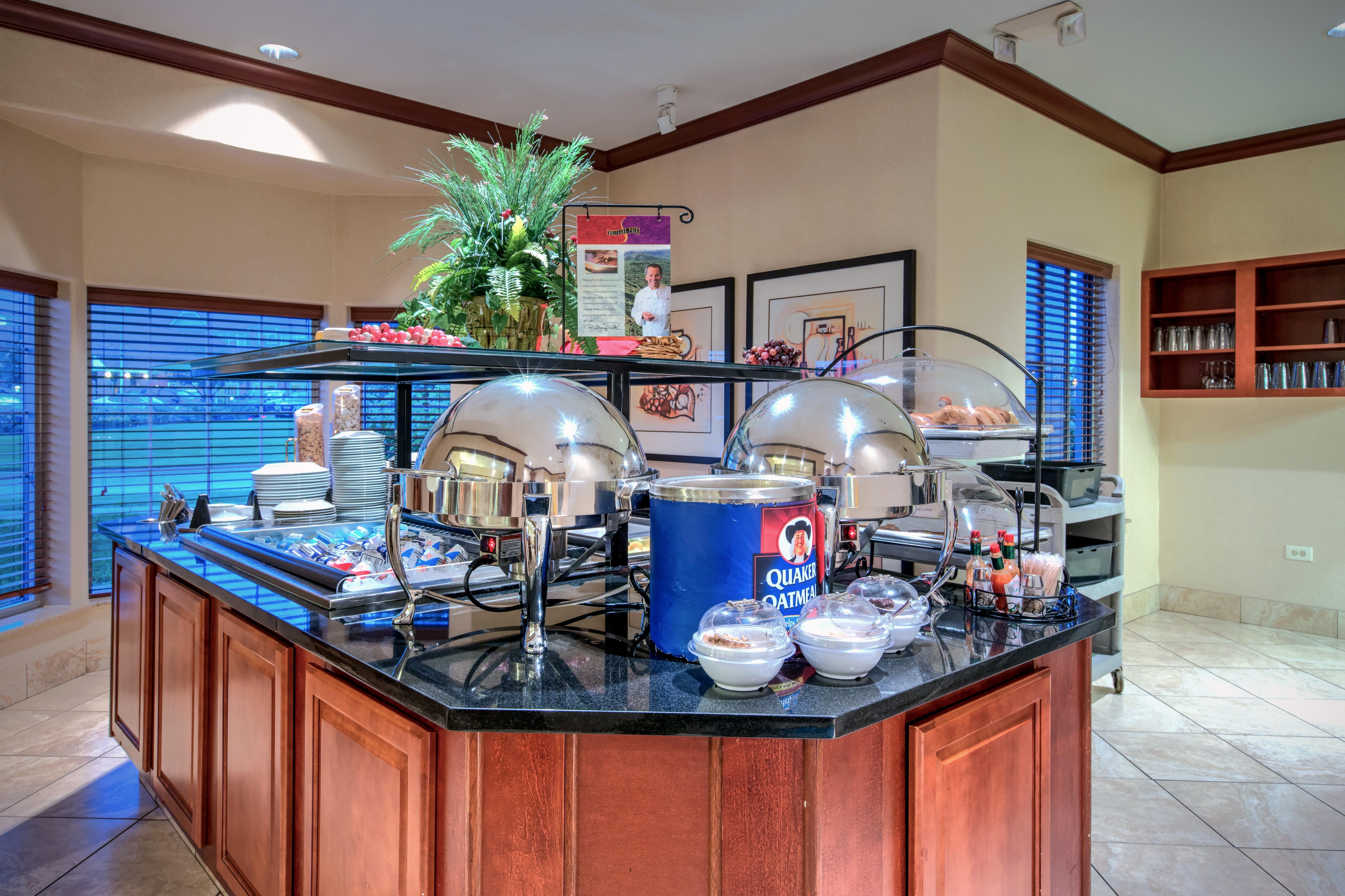 Staybridge Suites Rockford By Ihg Екстер'єр фото