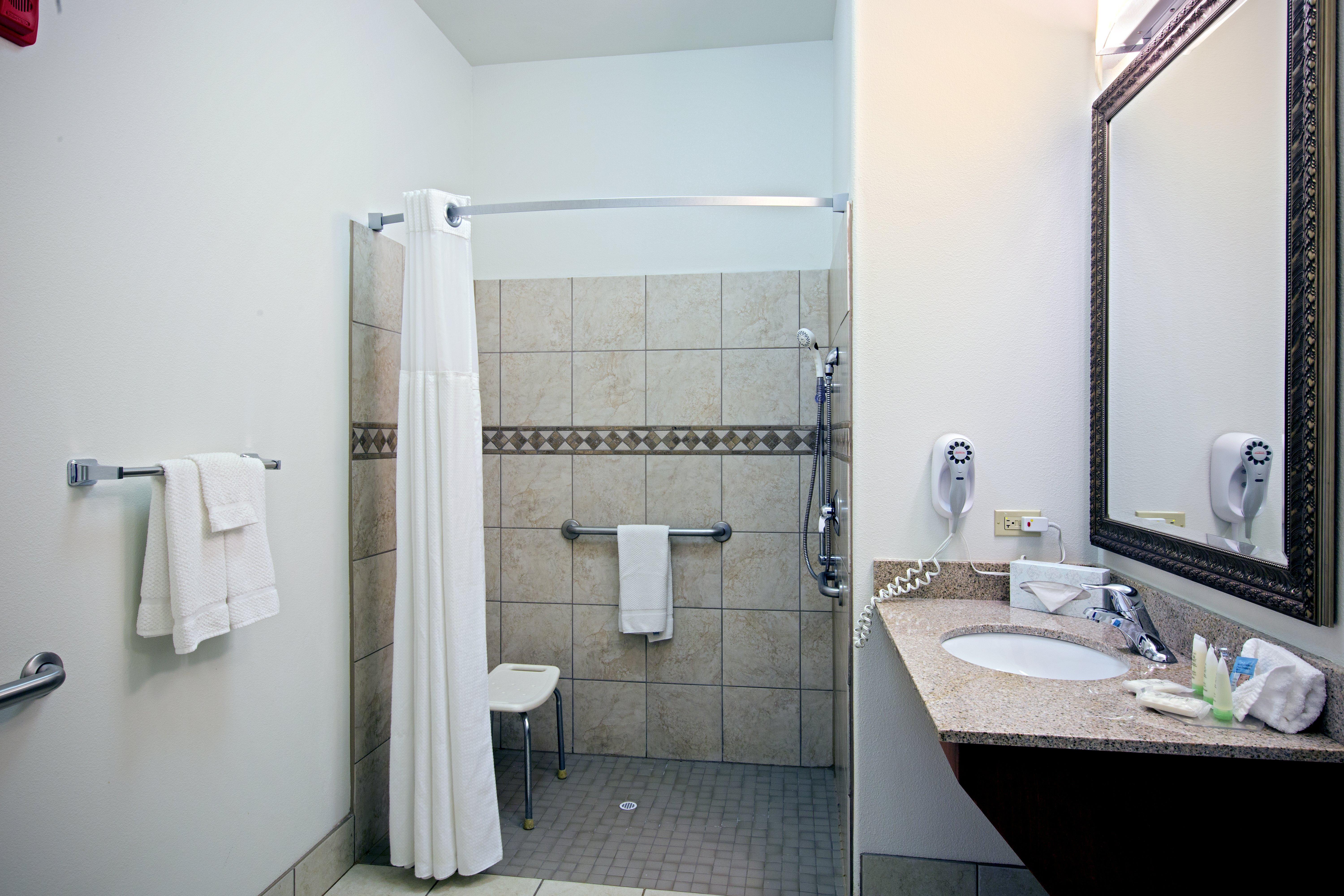 Staybridge Suites Rockford By Ihg Екстер'єр фото