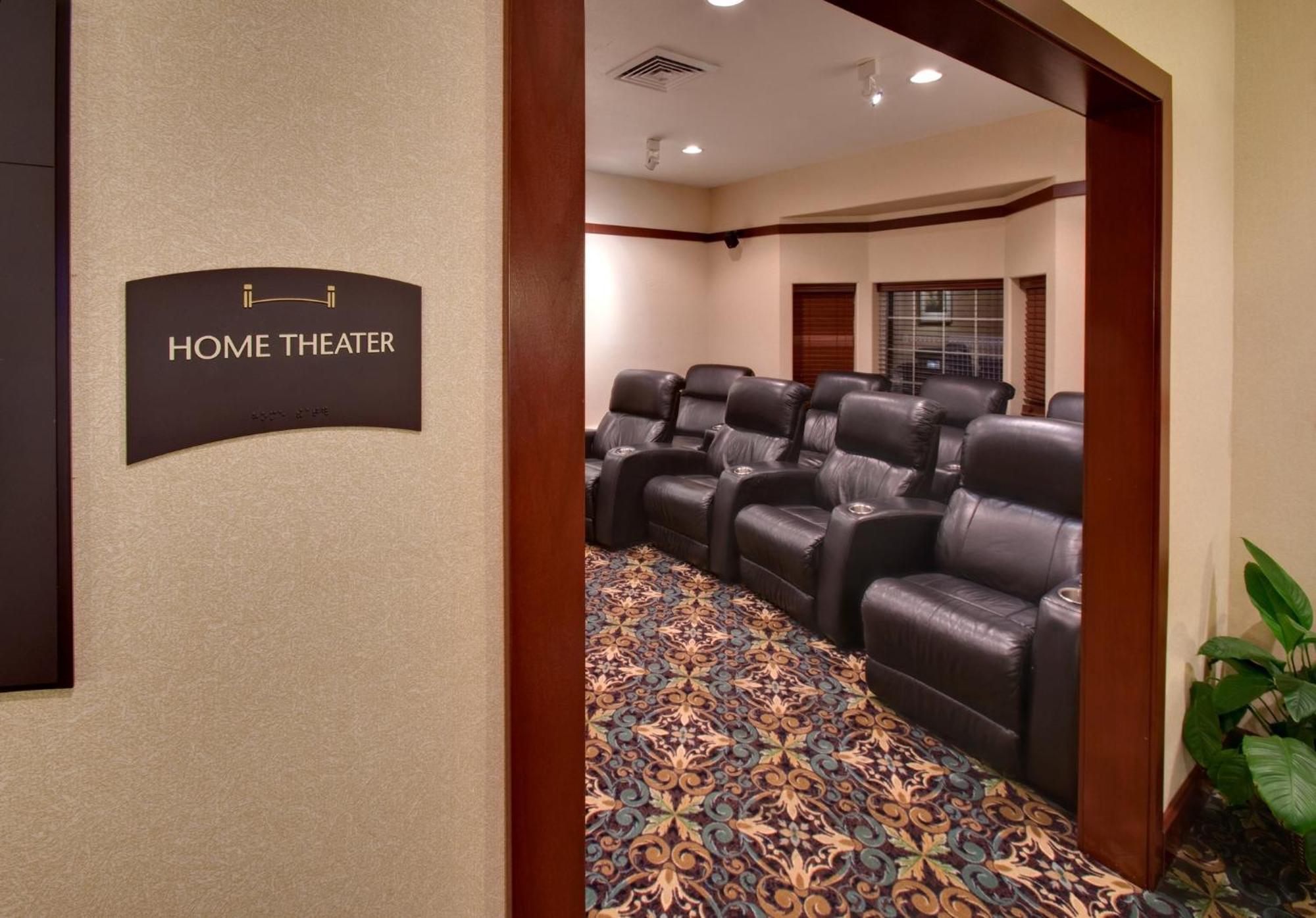Staybridge Suites Rockford By Ihg Екстер'єр фото