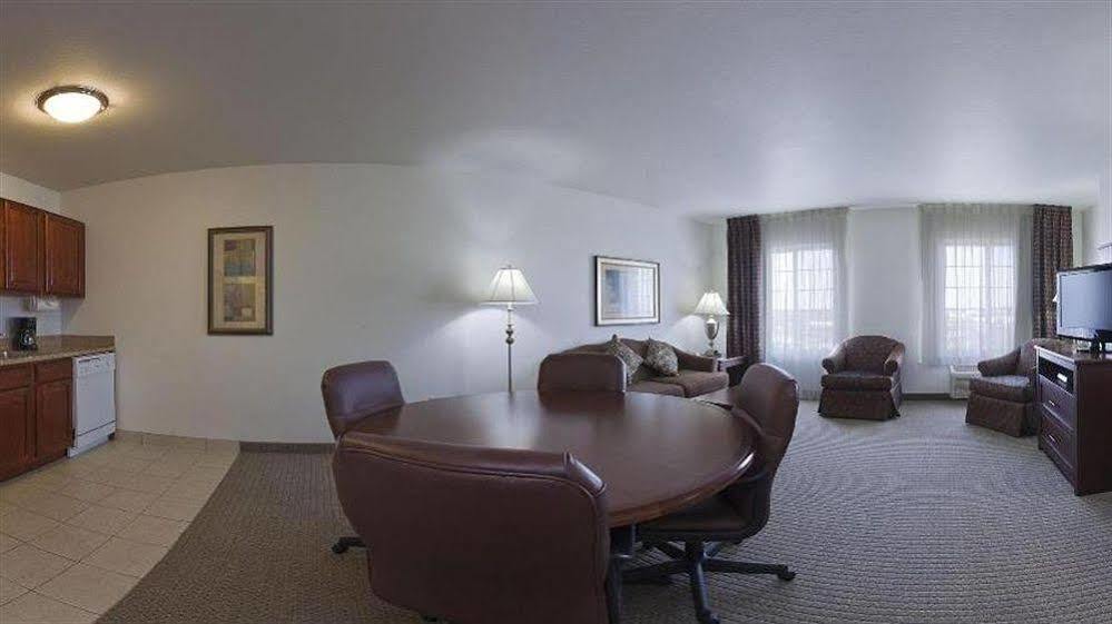 Staybridge Suites Rockford By Ihg Екстер'єр фото