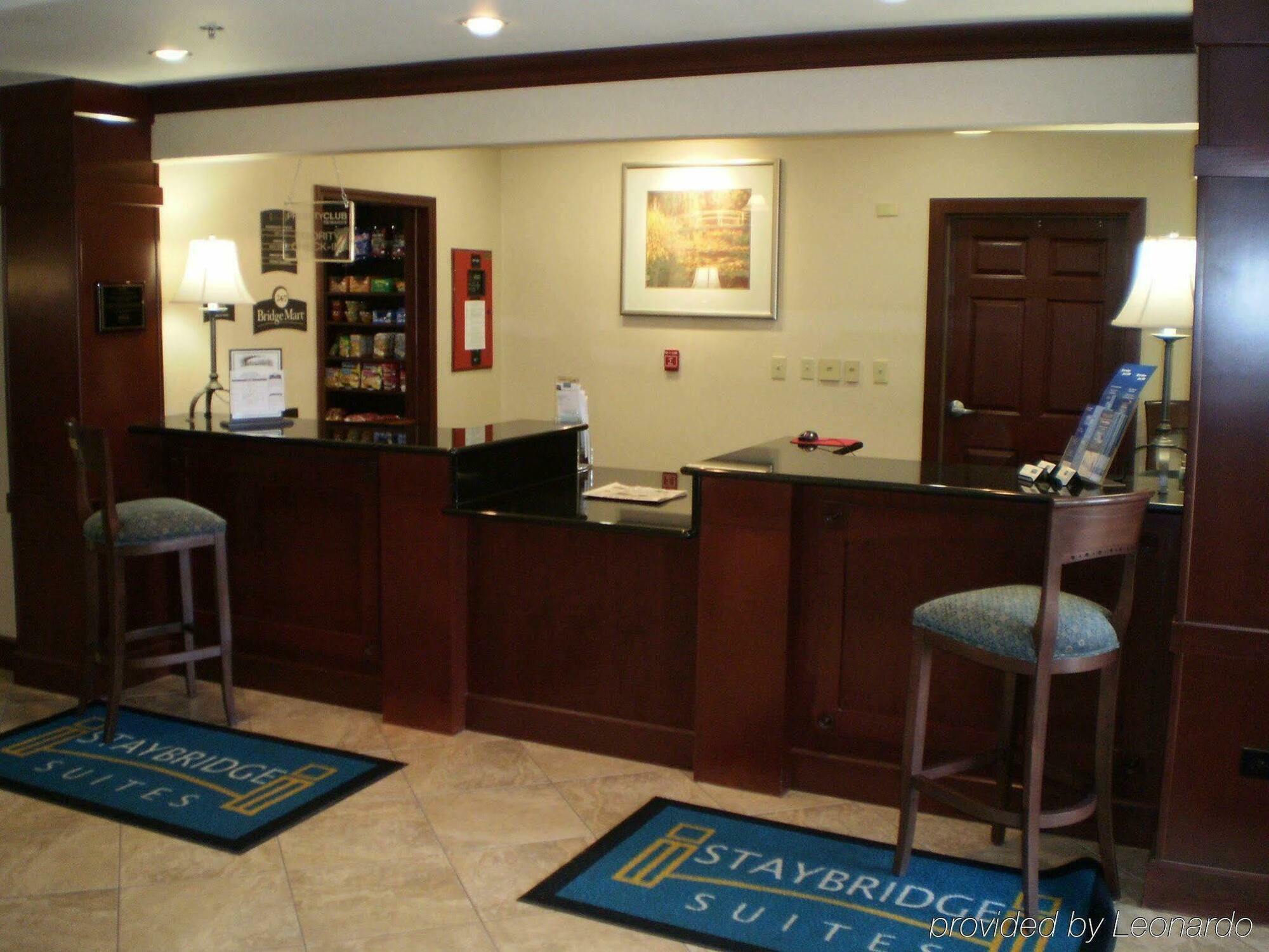 Staybridge Suites Rockford By Ihg Інтер'єр фото