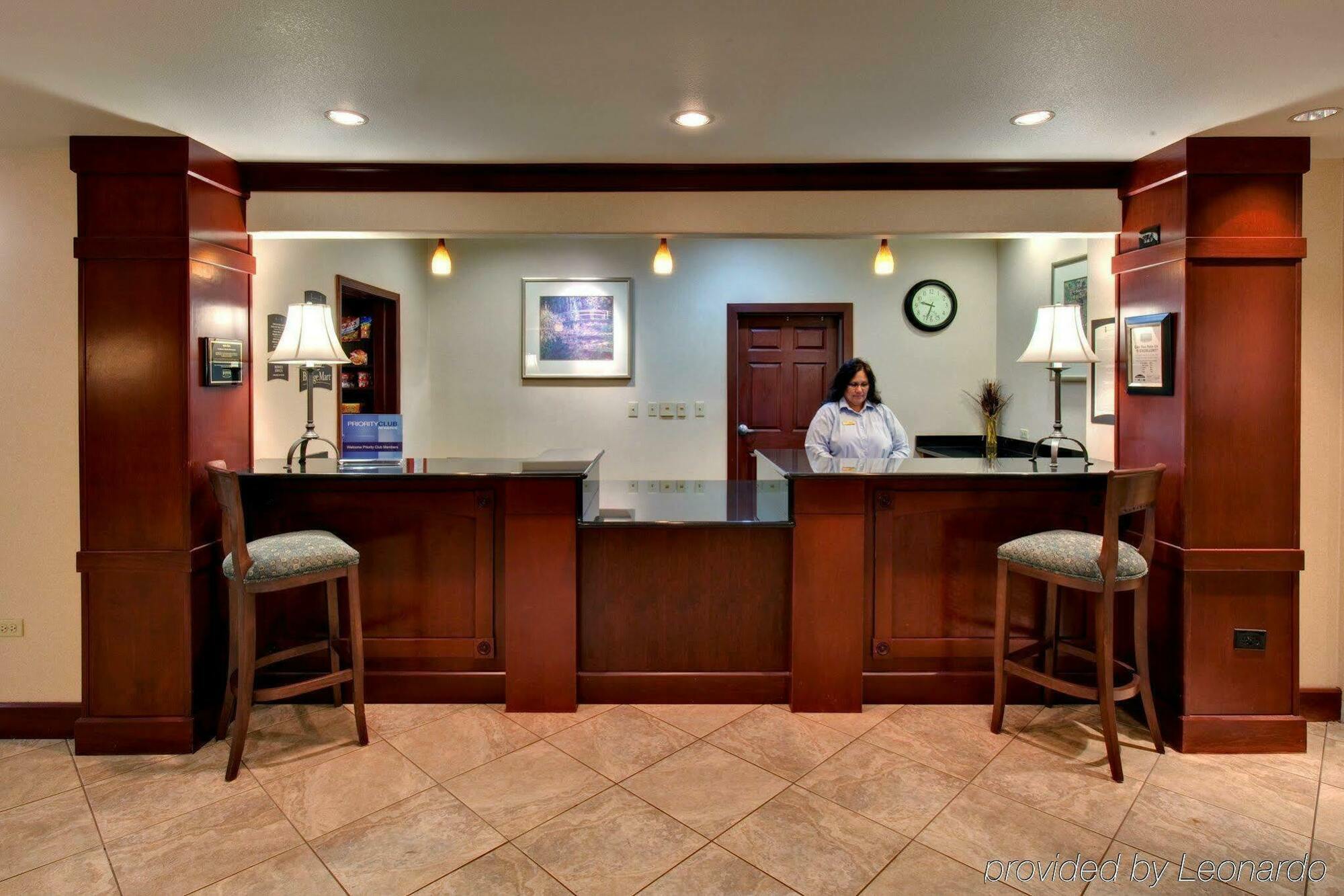 Staybridge Suites Rockford By Ihg Інтер'єр фото
